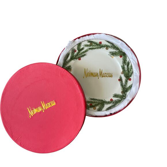 NEIMAN MARCUS Christmas Pine Dinner Plates 12.6in Green & White 4pc Boxed Set - Picture 12 of 16